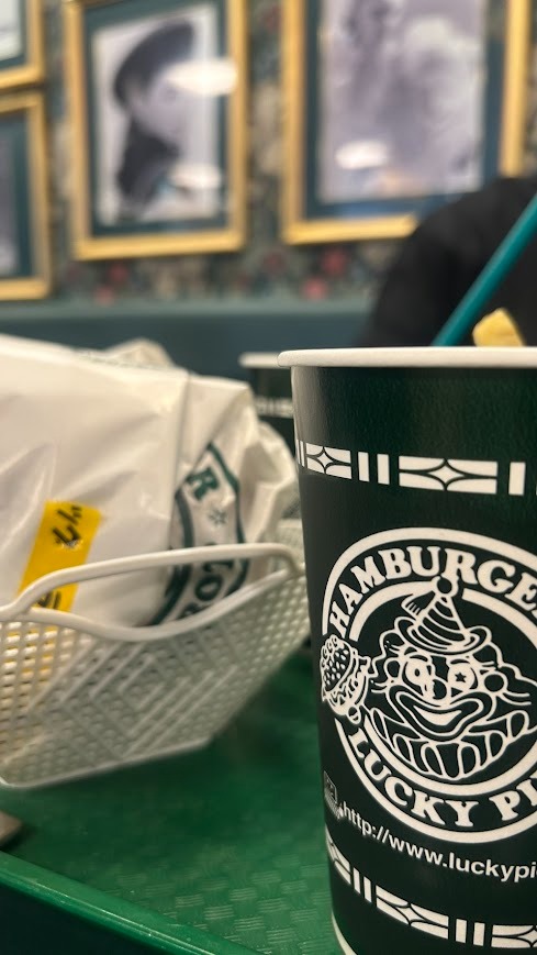 ドライブデート　ラッキーピエロ 江差入口前店