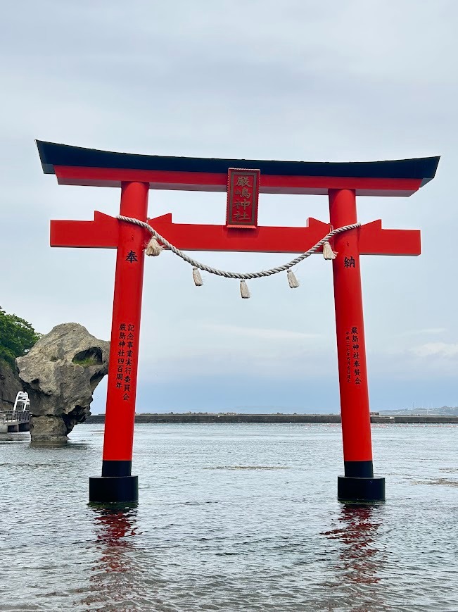 ドライブデート
江差の海に佇むかもめ島・厳島神社